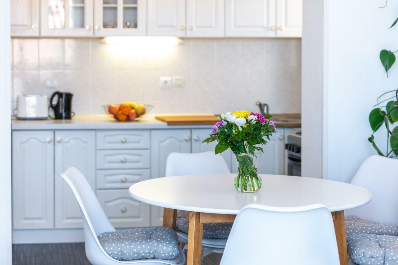 Jele Apartment *