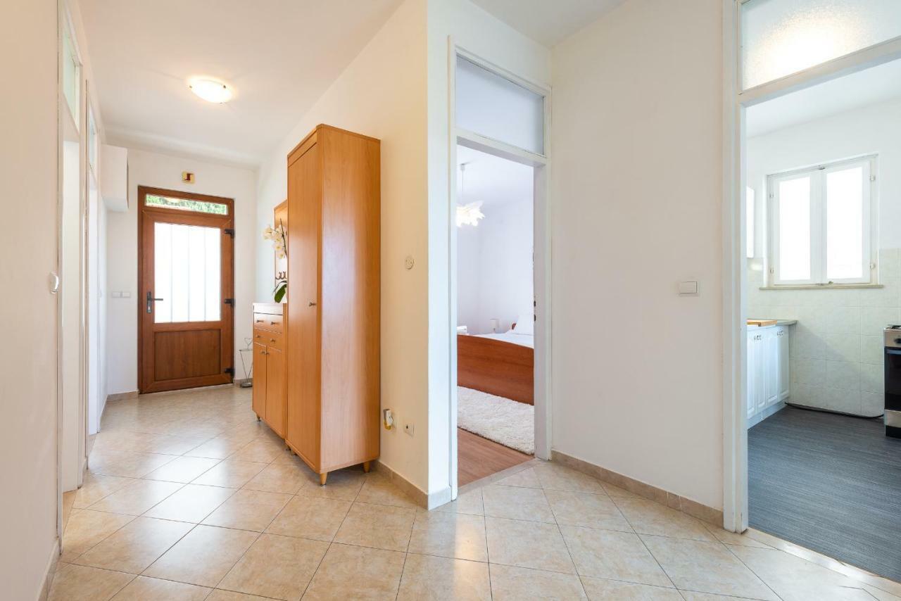 Jele Apartment *